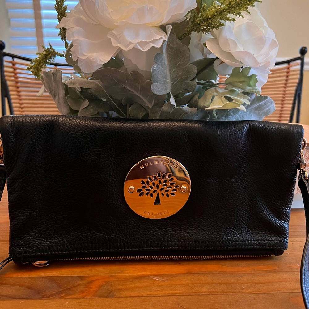 Authentic Mulberry bifold genuine leather purse. Offers welcome!